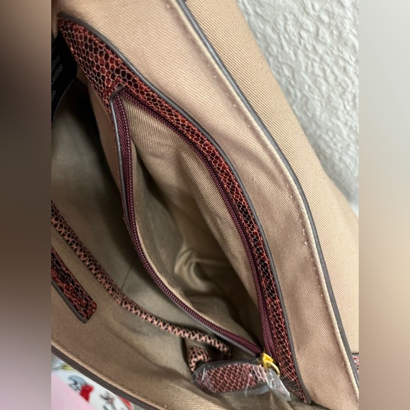 $226.00 G.I.L.I. Leather Printed Saddle Bag Red Python Snakeskin - Picture 12 of 16